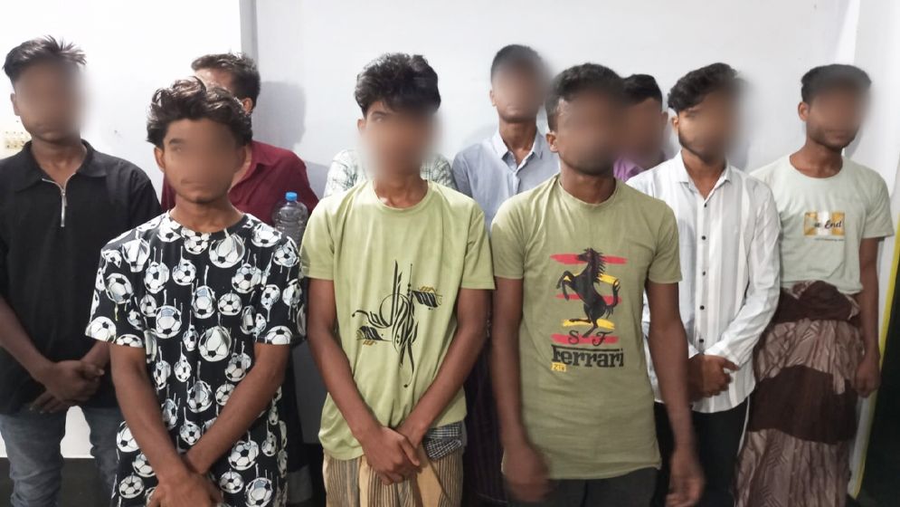 টেকনাফে পাচারের উদ্দেশে বন্দি থাকা ১৩ জন উদ্ধার 