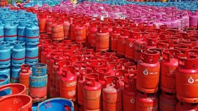 ১২ কেজির সিলিন্ডারের দাম একলাফে বাড়লো ৩৮৭ টাকা