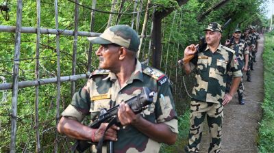 তিন বাংলাদেশিকে আটক করেছে বিএসএফ