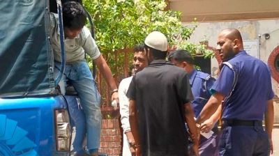 মাদকসেবনে বাধা দেওয়ায় জবি শিক্ষকের ওপর হামলা