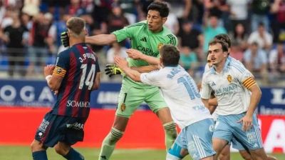 প্রতিপক্ষ অধিনায়ককে ঘুষি মেরে নিষেধাজ্ঞার মুখে আর্জেন্টাইন গোলরক্ষক