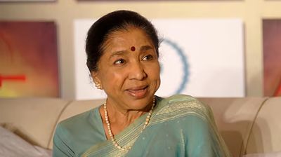 হঠাৎ অসুস্থ হয়ে হাসপাতালে আশা ভোঁসলে, অবস্থা সংকটাপন্ন  