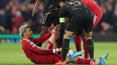 গুরুতর ইনজুরিতে বিশ্বকাপে খেলা নিয়ে শঙ্কায় ফরাসি তারকা স্ট্রাইকার