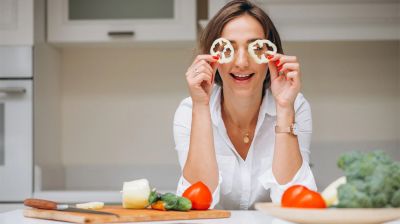 দৃষ্টিশক্তি ভালো রাখতে যে ৫ খাবার খাবেন