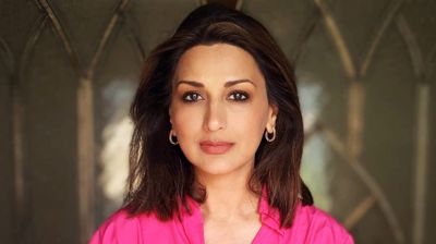 জমি আত্মসাতের অভিযোগে সোনালি বেন্দ্রে বিরুদ্ধে মামলা