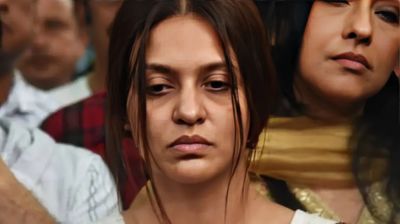 শোক নিয়েই শুটিংয়ে ফিরলেন প্রিয়াঙ্কা