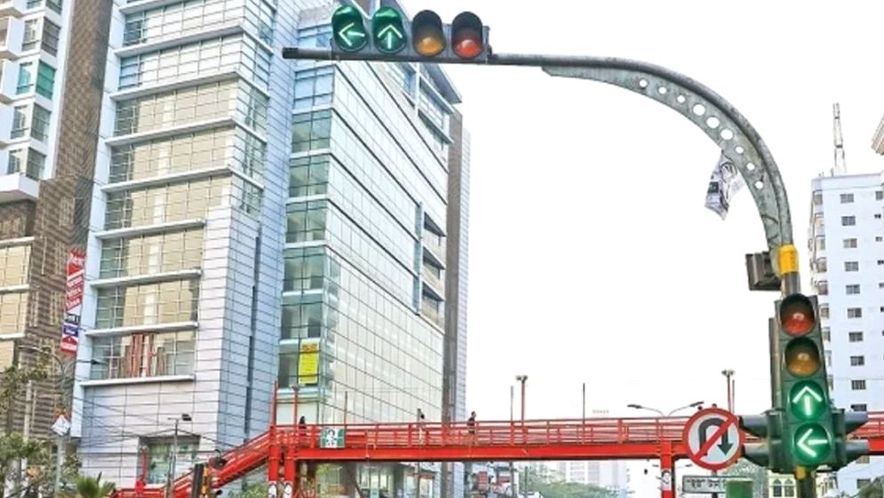 রাজধানীতে সিগন্যাল লাইট অমান্য করলে জরিমানা  