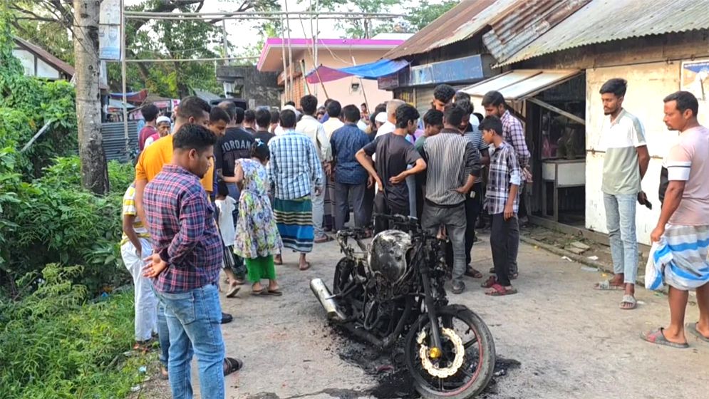 উত্ত্যক্তের প্রতিবাদ করায় যুবককে কুপিয়ে জখমের অভিযোগ