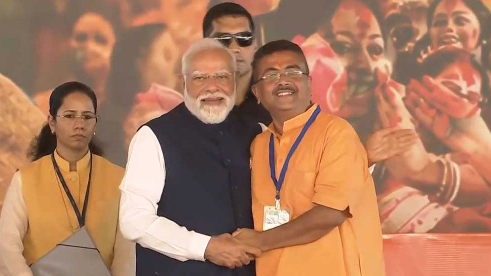 পশ্চিমবঙ্গের মুখ্যমন্ত্রী হিসেবে শপথ নিলেন শুভেন্দু অধিকারী