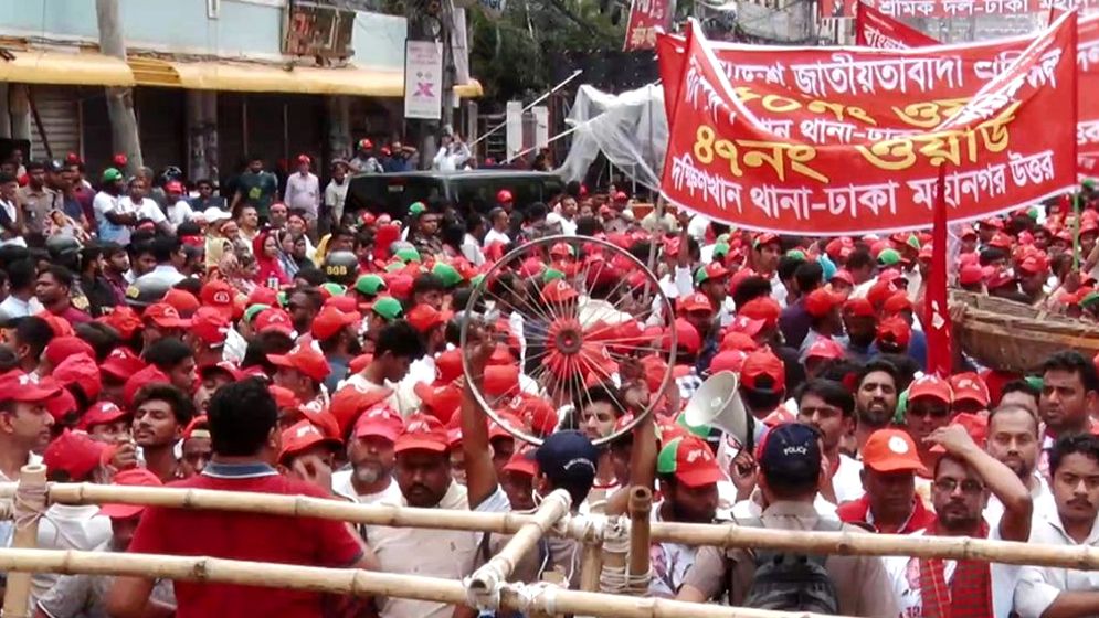 নয়াপল্টনে বিএনপির সমাবেশ শুরু, নেতাকর্মীদের ঢল 