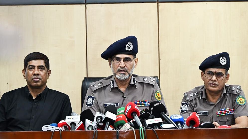 অপরাধ দমনে সাঁড়াশি অভিযানে নেমেছে ডিএমপি