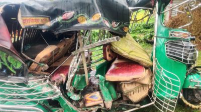 বাস-সিএনজি মুখোমুখি সংঘর্ষ, নিহত ২