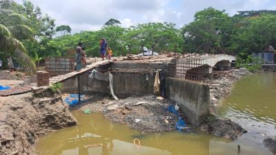 কোটি টাকার সেতুতে নেই সংযোগ সড়ক